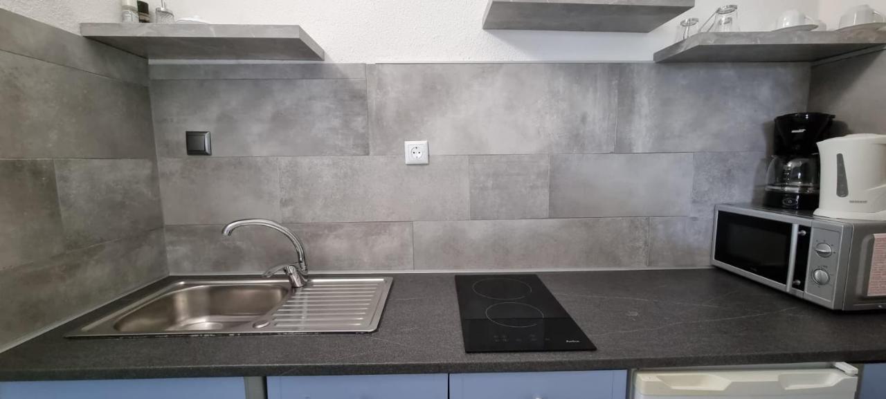 Apartments La Playa Pula Ngoại thất bức ảnh