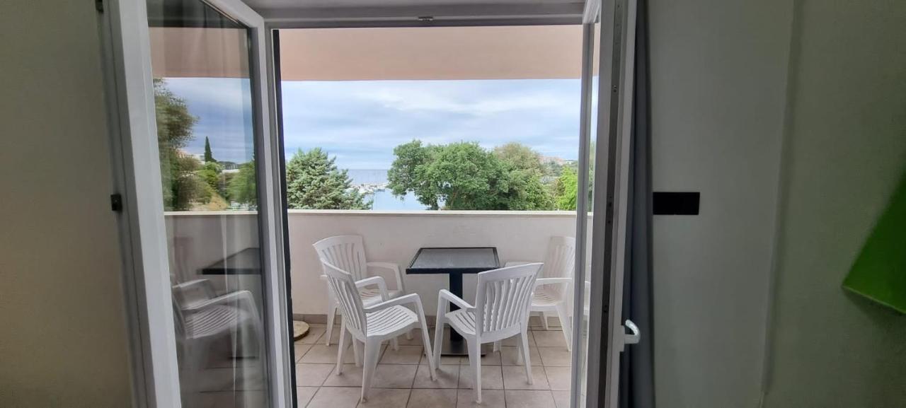 Apartments La Playa Pula Ngoại thất bức ảnh