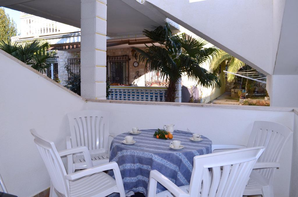 Apartments La Playa Pula Ngoại thất bức ảnh