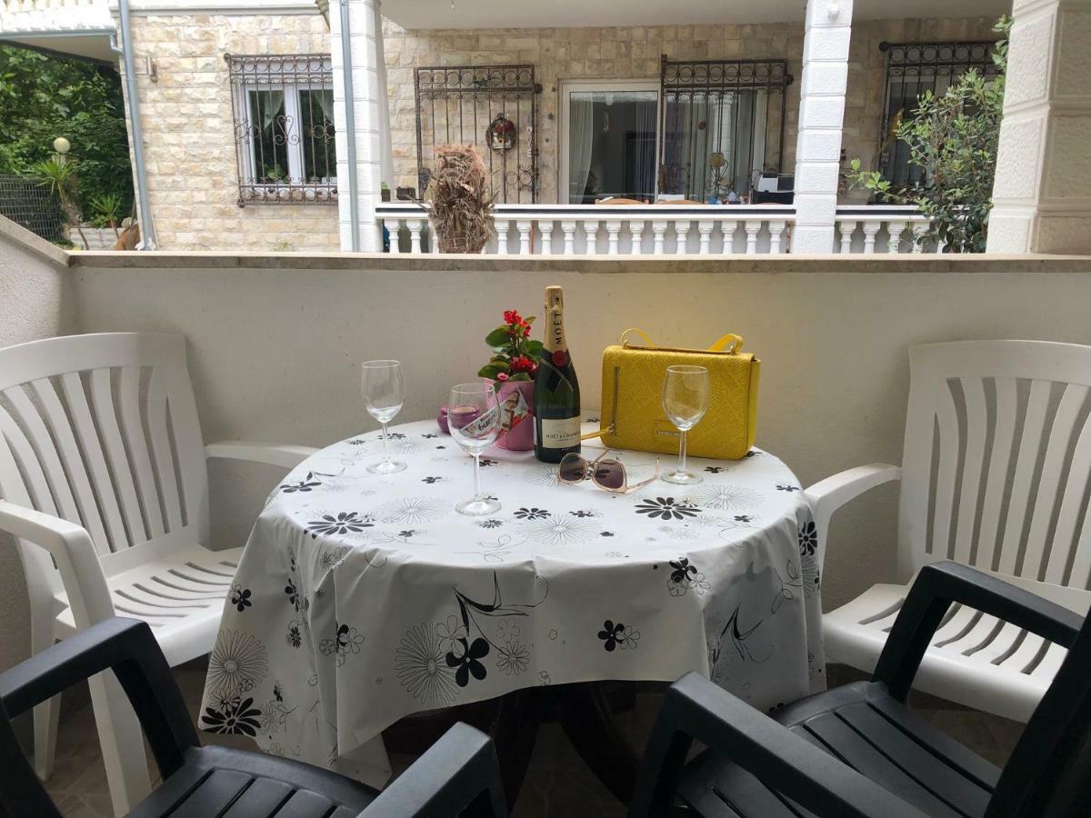 Apartments La Playa Pula Ngoại thất bức ảnh